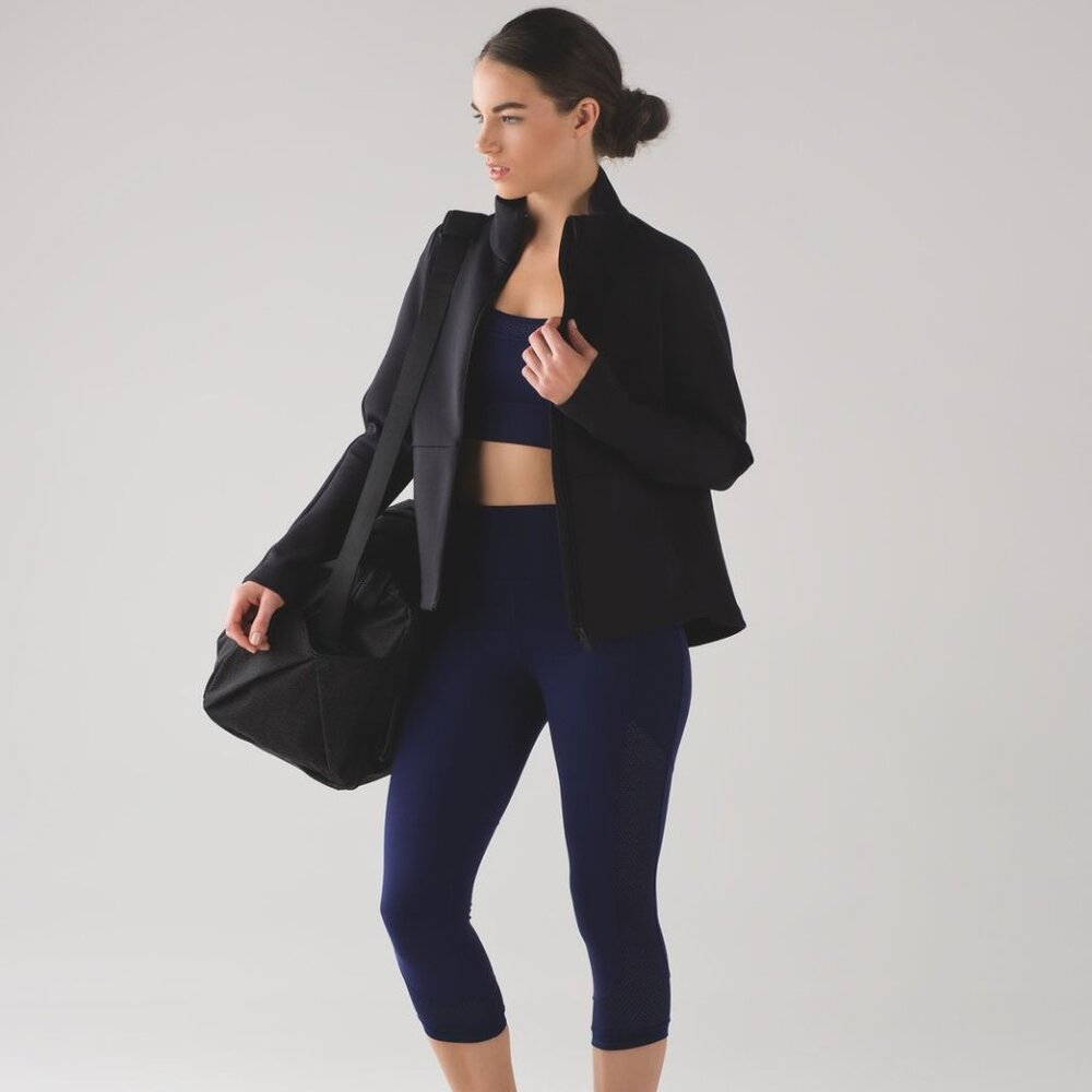 Lululemon Fit Physique Crop in Hero Blue